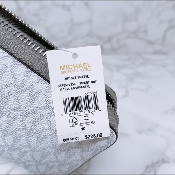Michael Kors Large Zip Wallet - Picture 4 of 7